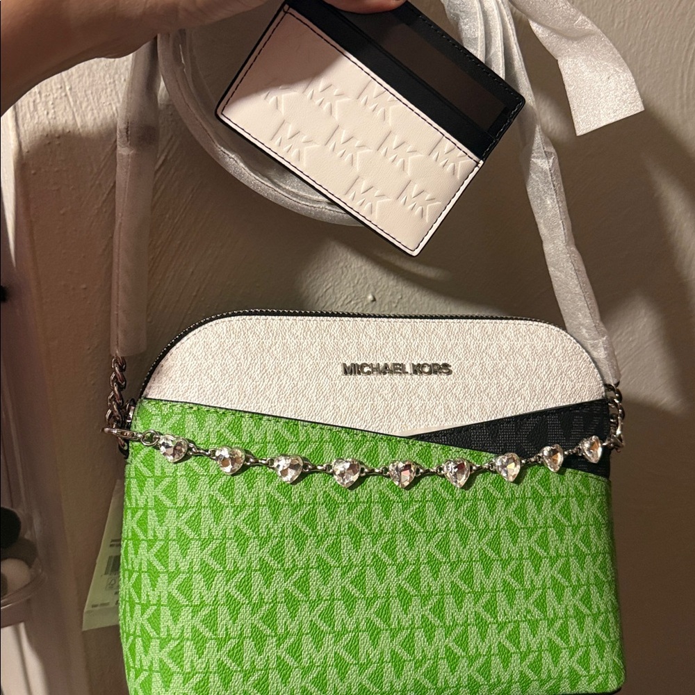 💚🖤Michael Kors Green, White & Black Crossbody Bag w/ cardholder 💚🖤